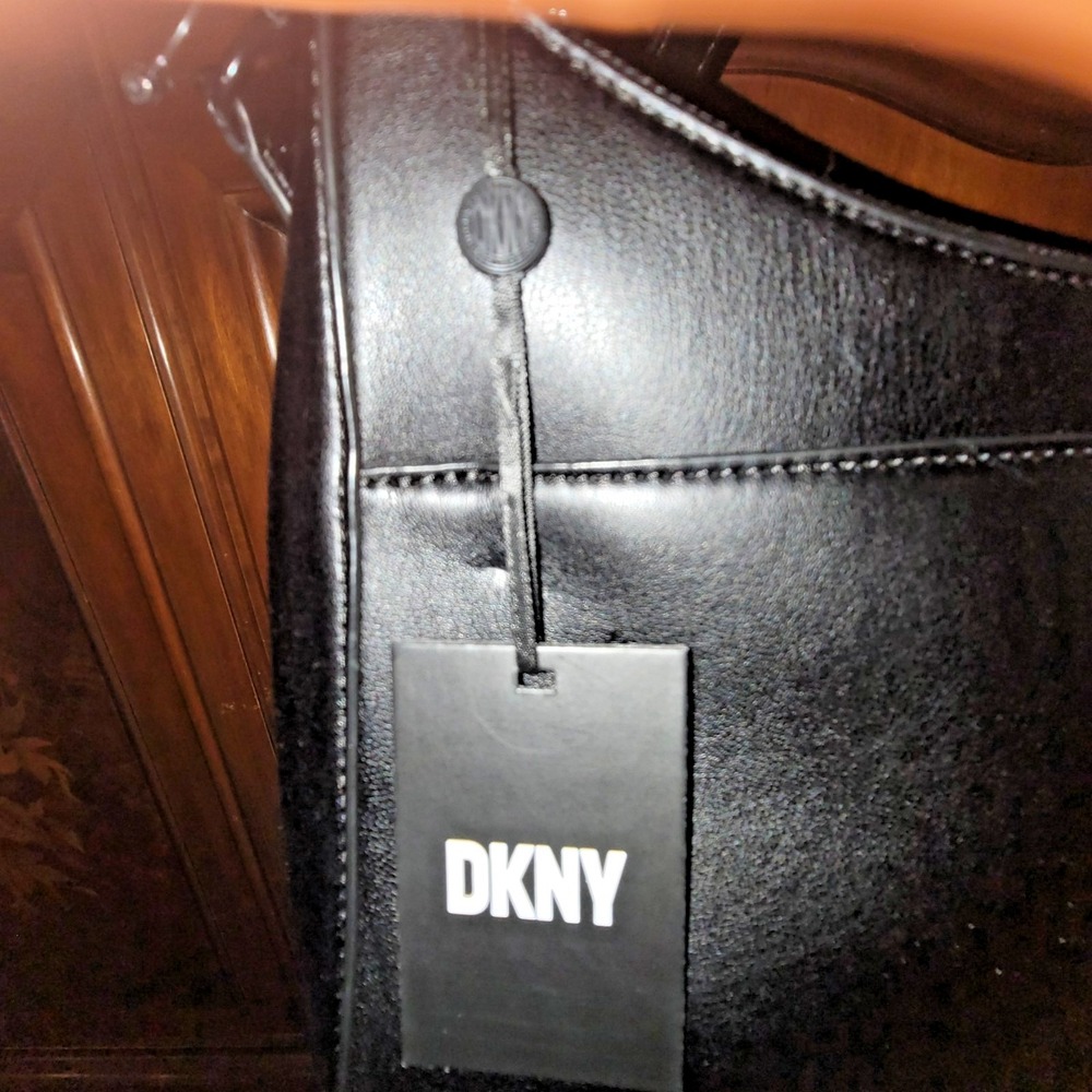 DKNY Black SETH leather shoulder bag NWT ext pocket mag close inside zip pocket - Picture 10 of 13